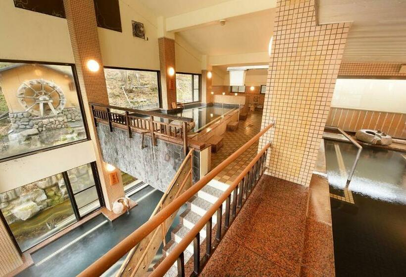 غرفة قياسية رباعية, Sansuiso Tsuchiyu Spa