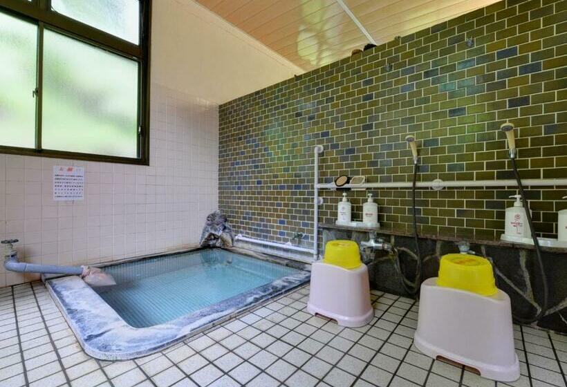 חדר סטנדרט לשלושה עם חדר אמבטיה משוף, Setoguchi