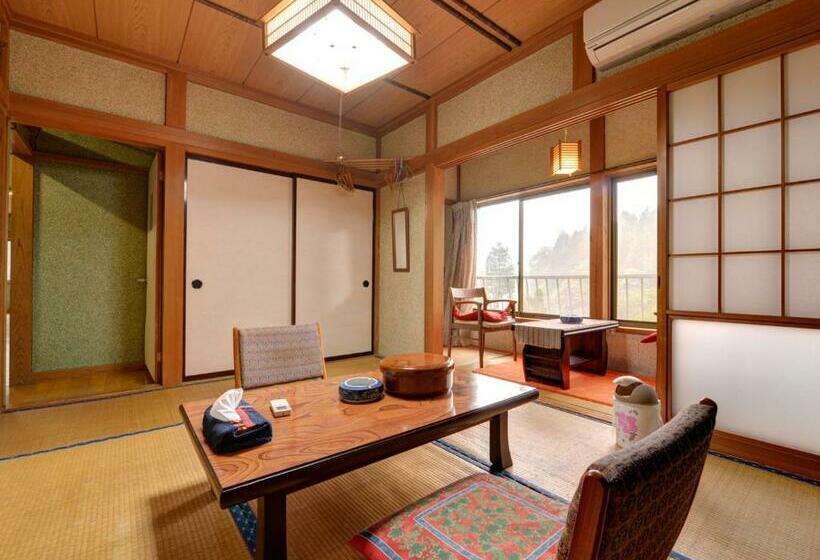 חדר סטנדרט לשלושה עם חדר אמבטיה משוף, Setoguchi