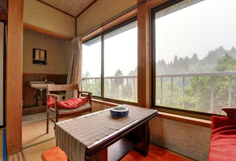 חדר סטנדרט לשלושה עם חדר אמבטיה משוף, Setoguchi