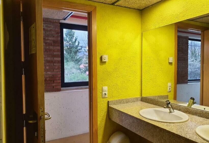 Кровать в Общей Комнате, Alberg Sant Joan De Les Abadesses Xanascat