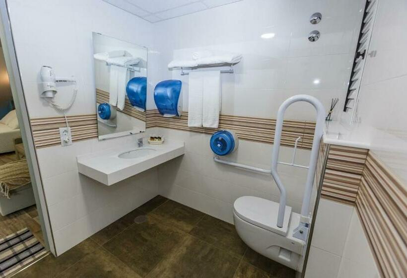 标准三人间, Albergue Arribada