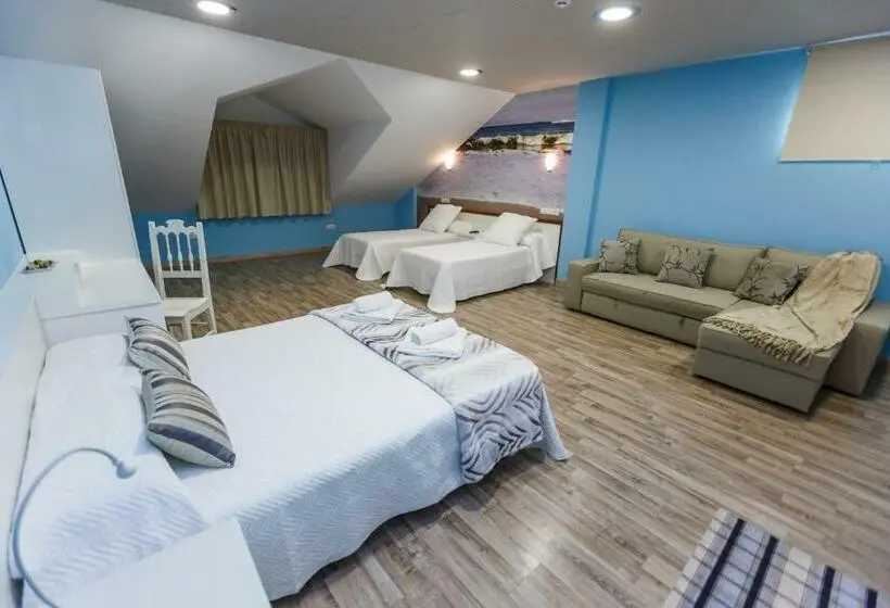 Standard Kolmen Hengen Huone, Albergue Arribada