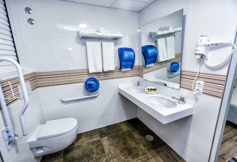اتاق استاندارد سه نفره, Albergue Arribada