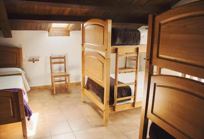 اتاق استاندارد چهارنفره با چشم‌انداز باغ, Albergue Camino Norte   Hostel