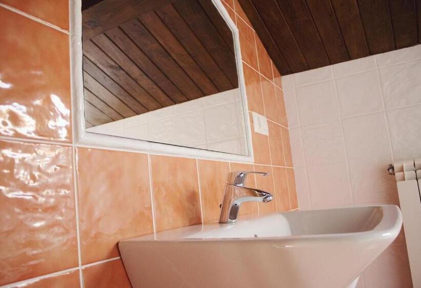 Четырехместный Номер Стандарт Вид на Сад, Albergue Camino Norte   Hostel