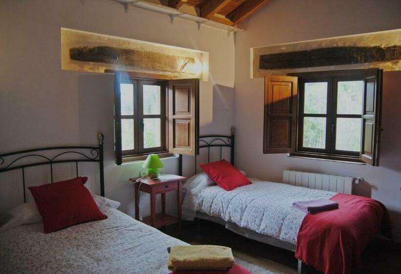 חדר סטנדרטי לארבעה עם חדר אמבטיה משותף, Albergue El Musgoso