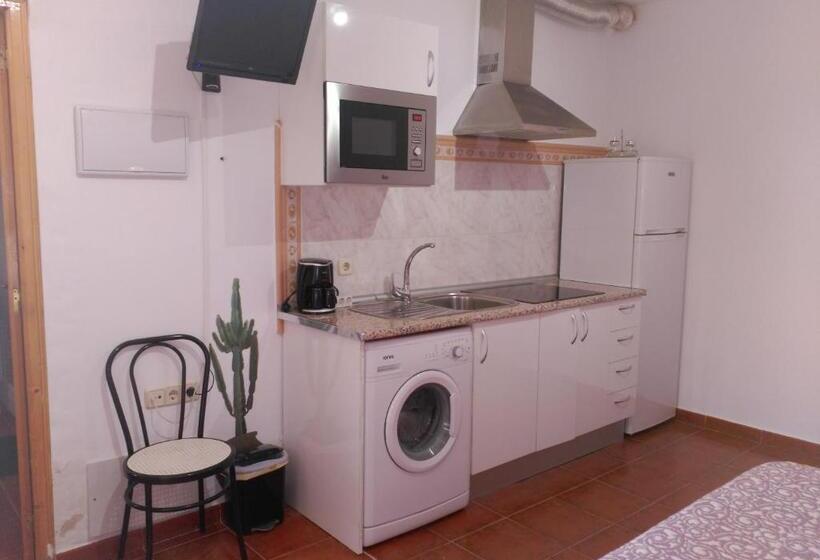 إستوديو قياسى, Hostal Restaurante El Cercao