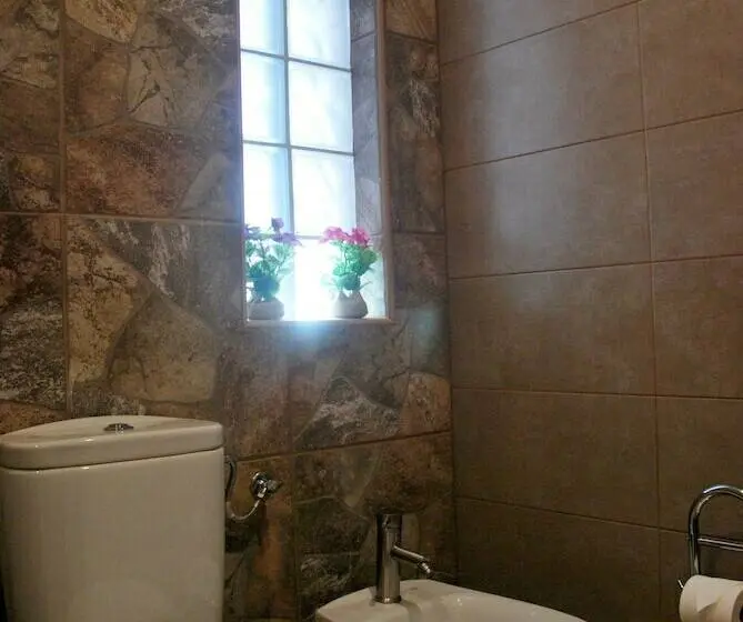 Perhehuone, Casa Regina Tenerife