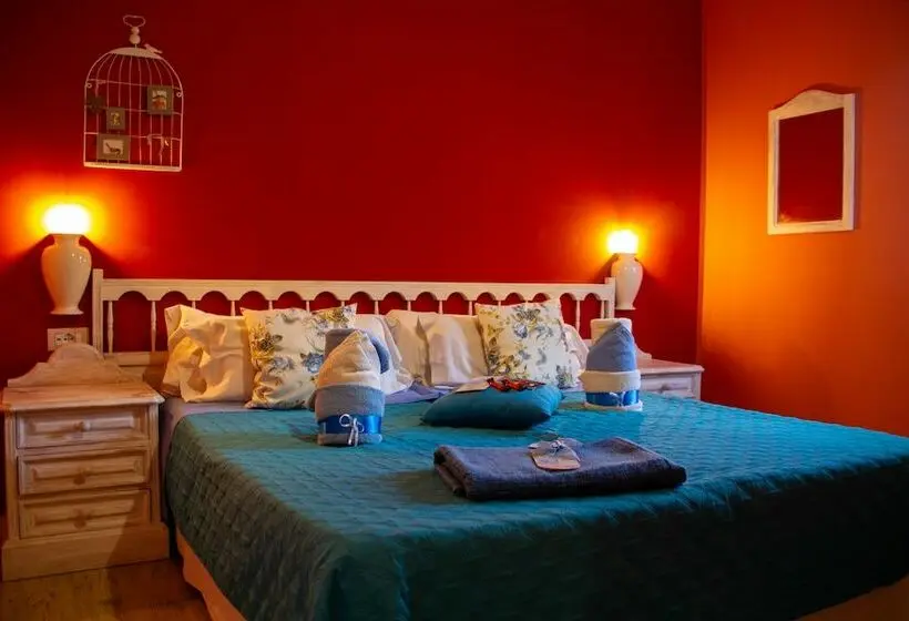 Perhehuone, Casa Regina Tenerife