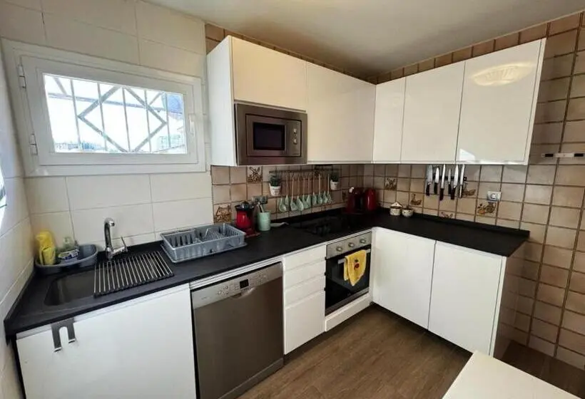 اتاق لوکس با بالکن, Bed And Breakfast En Salou