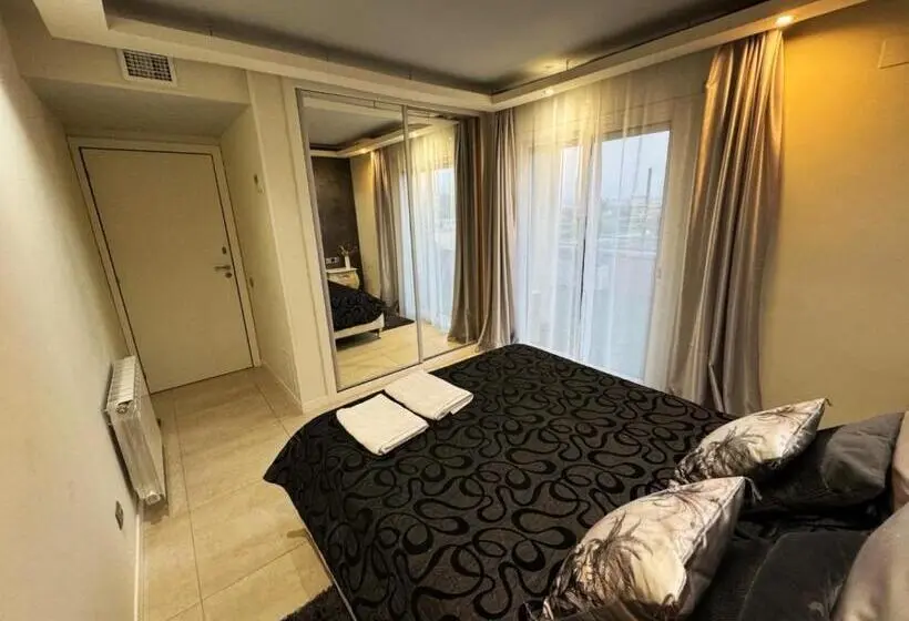 اتاق لوکس با بالکن, Bed And Breakfast En Salou