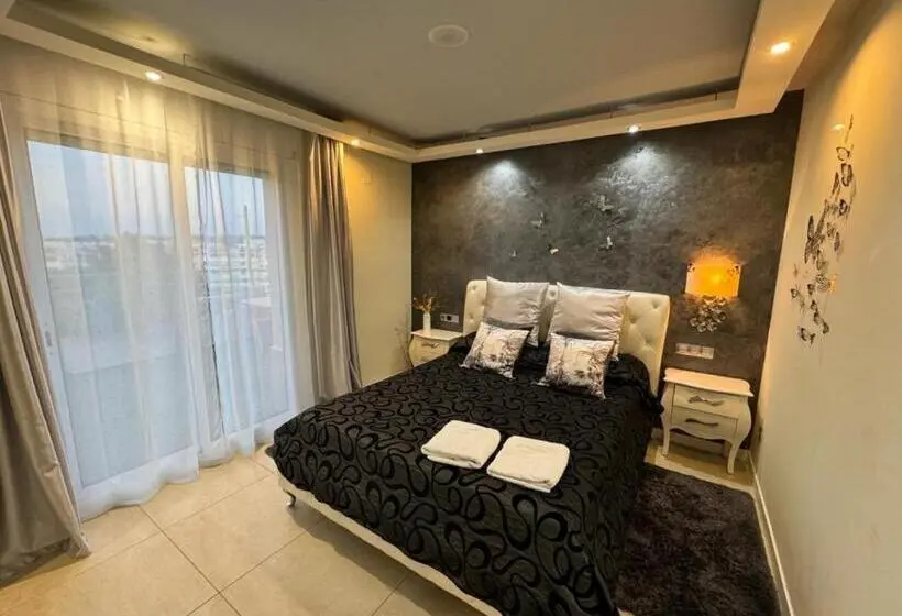 اتاق لوکس با بالکن, Bed And Breakfast En Salou