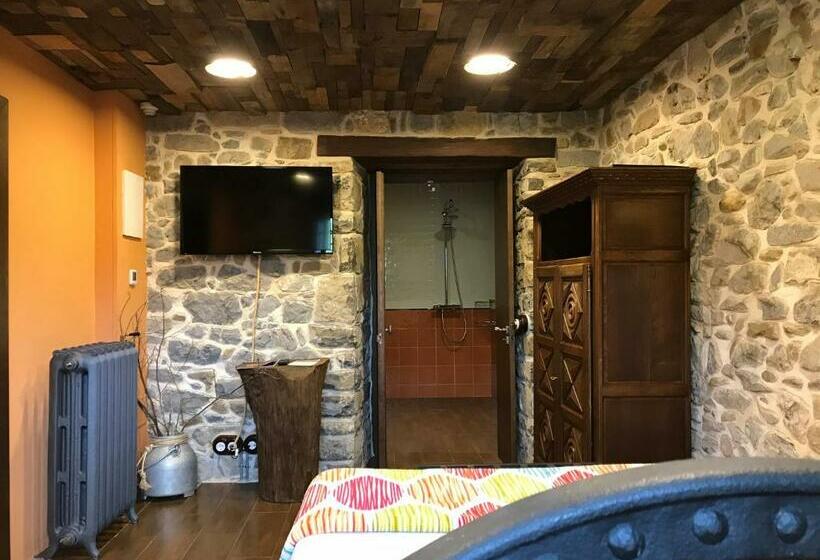 غرفة قياسية لذوى الاحتياجات الخاصة, Casona De El Castaniu