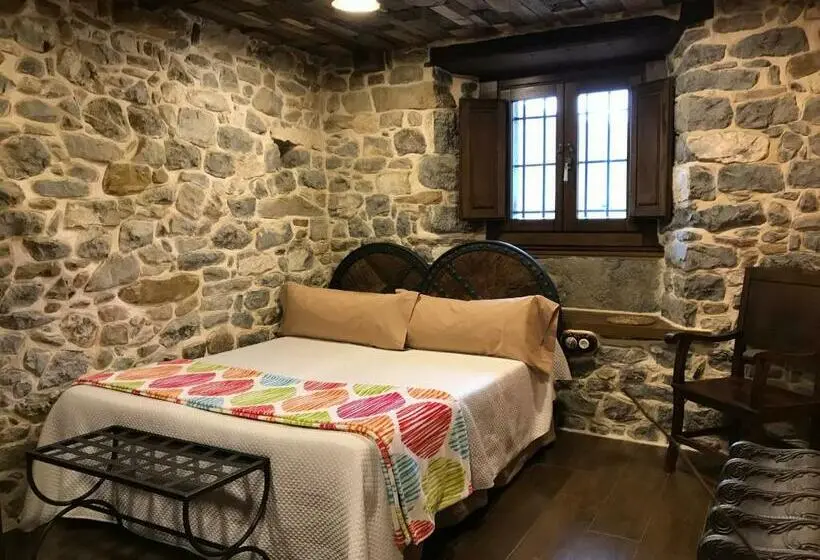 Standard-invahuone, Casona De El Castaniu