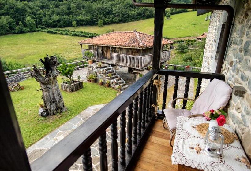 חדר דלוקס עם נוף להרים, Casona De El Castaniu