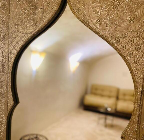 Люкс, Chinchonspa