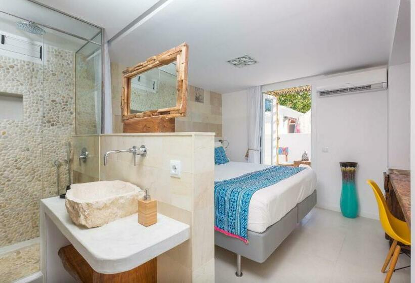 标准间带游泳池, Ibizazen