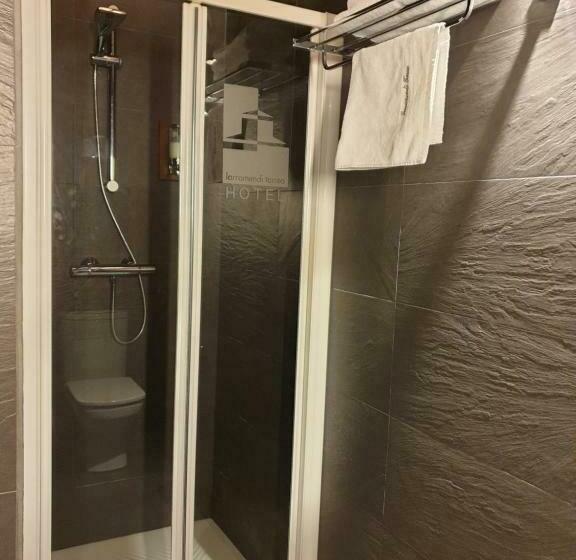 اتاق استاندارد یک نفره, Larramendi Torrea