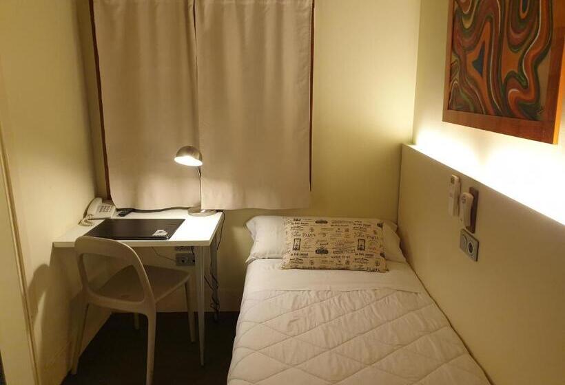 اتاق استاندارد یک نفره, Larramendi Torrea