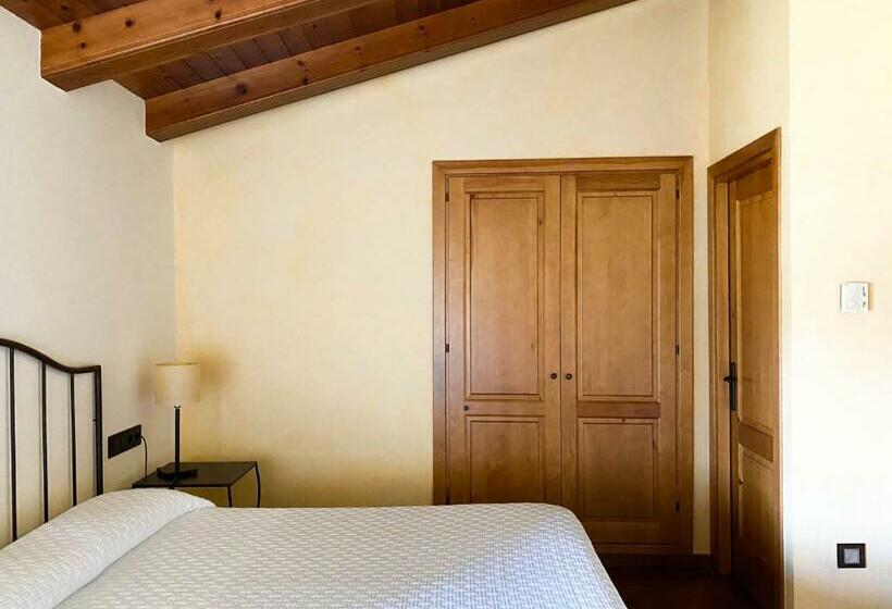 Номер Стандарт, Mas Trobat