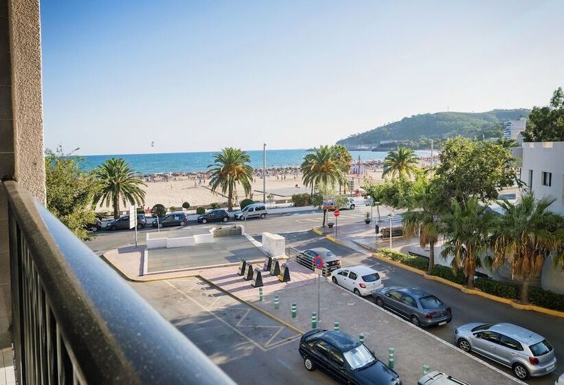 带阳台的三人标准间, Neptuno