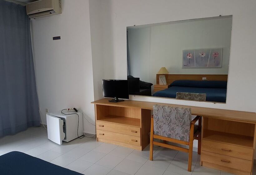 带阳台的三人标准间, Neptuno