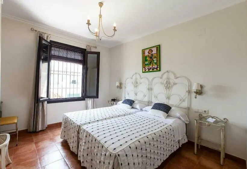 Standard Kolmen Hengen Huone, Palacio Del Intendente