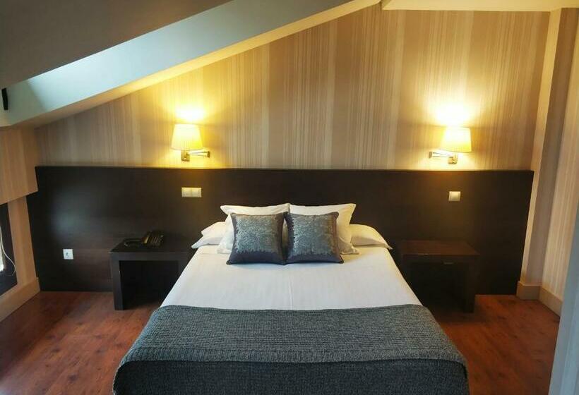 חדר סופריור עם ג'קוזי, Puerta Del Arco