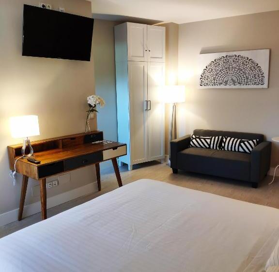 Deluxe room with river view, Puerta Del Arco