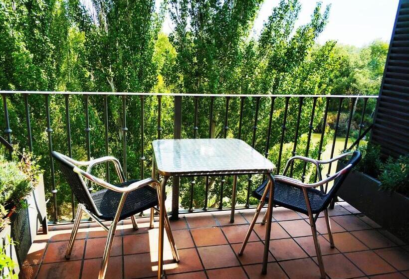 Deluxe room with river view, Puerta Del Arco