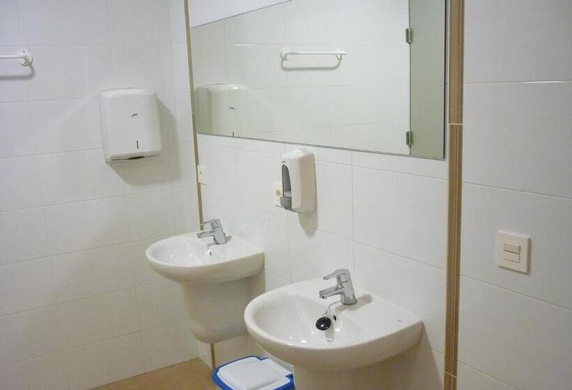 패밀리 룸, Pensión Albergue Puente Ribeira