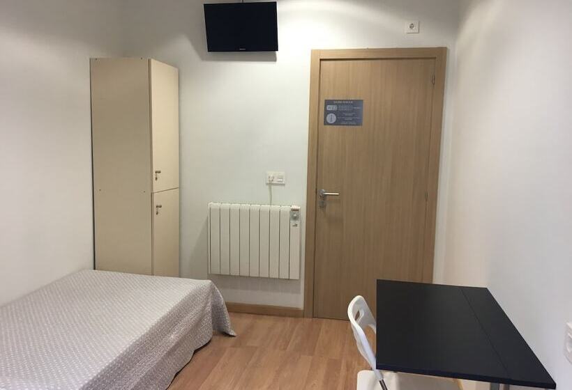 带共用浴室的标准房间, Pensión Albergue Puente Ribeira