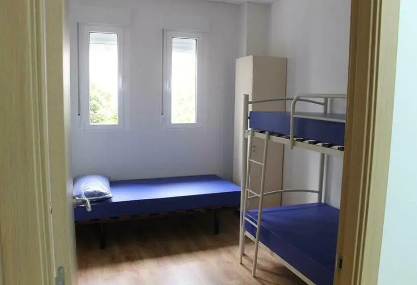 تختخواب در اتاق مشترک, Pensión Albergue Puente Ribeira