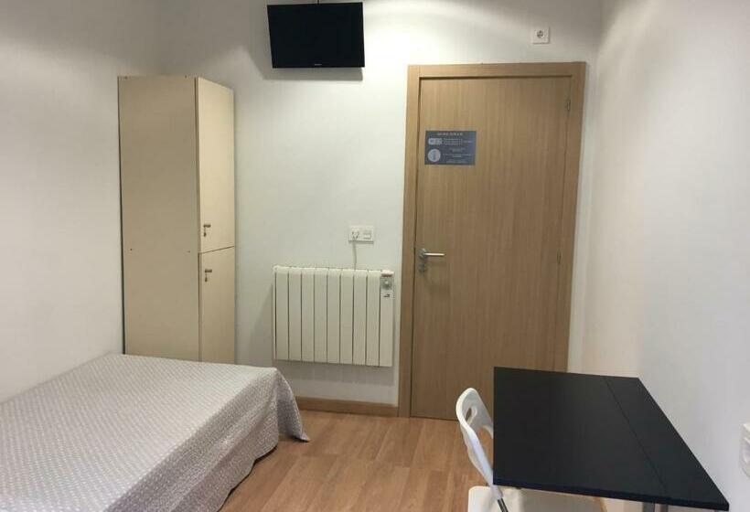 带共用浴室的标准房间, Pensión Albergue Puente Ribeira