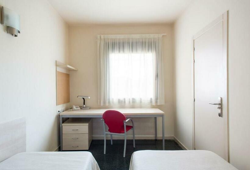 ファミリールーム, Residencia Universitaria Giner De Los Ríos