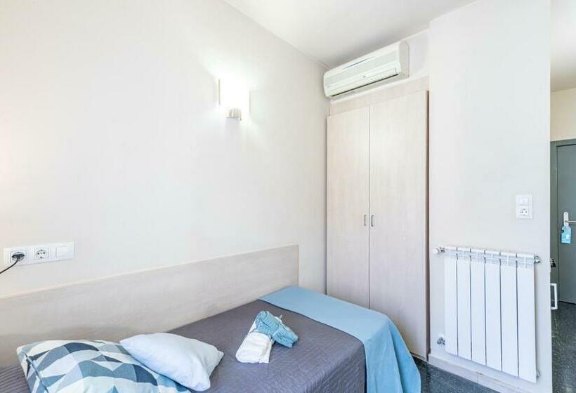 스탠다드 스튜디오, Residencia Universitaria Giner De Los Ríos