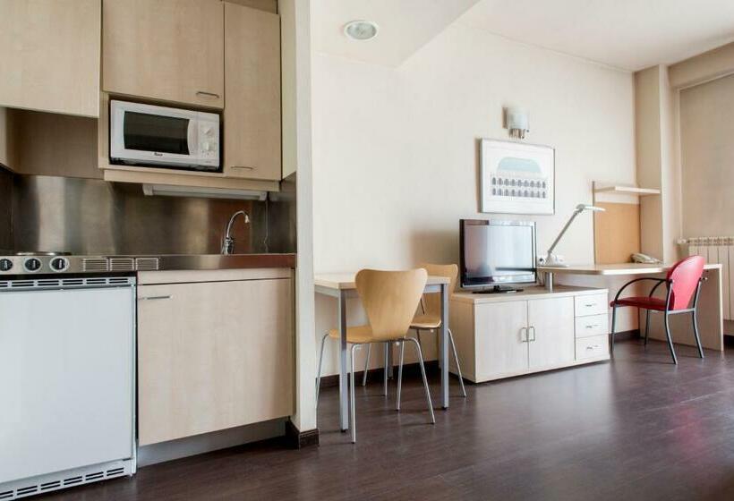 컴포트 스튜디오, Residencia Universitaria Giner De Los Ríos