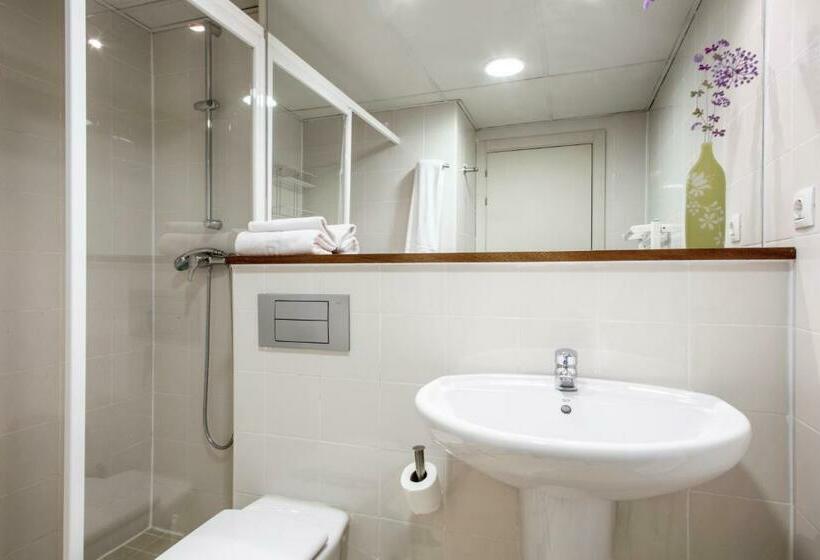 コンフォートワンルーム, Residencia Universitaria Giner De Los Ríos