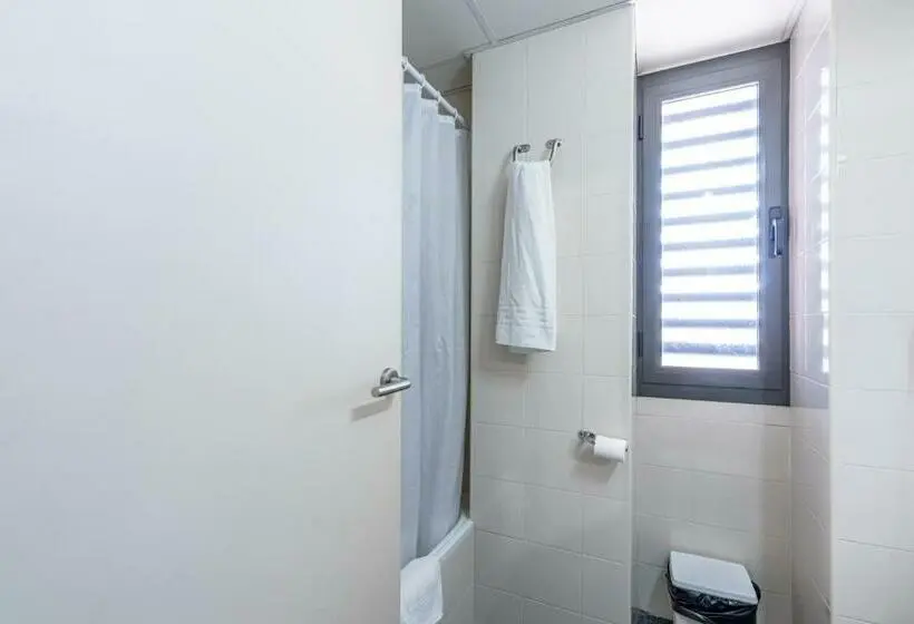 Basic-studio, Residencia Universitaria Giner De Los Ríos