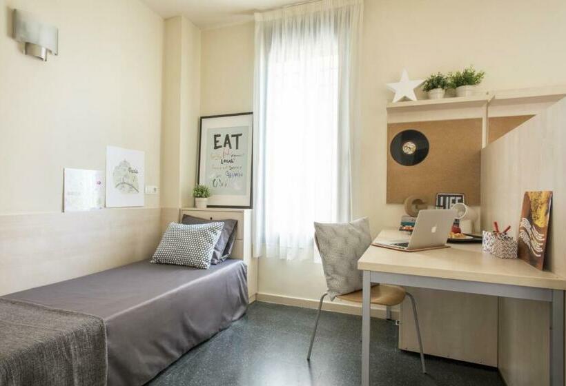 クラシックスタジオ, Residencia Universitaria Giner De Los Ríos