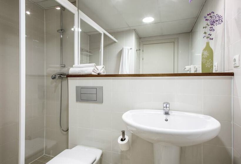 コンフォートワンルーム, Residencia Universitaria Giner De Los Ríos