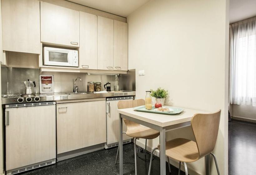 클래식 스튜디오, Residencia Universitaria Giner De Los Ríos