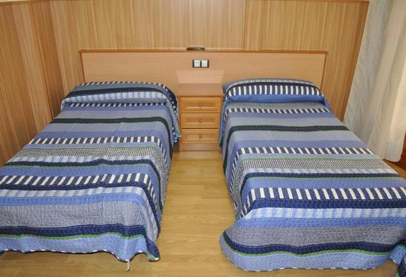 4인용 스탠다드 룸, Hostal Alcazaba