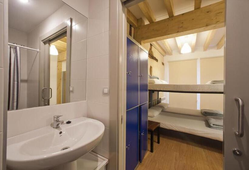 سرير فى غرفة مشتركه, El Albergue De La Catedral