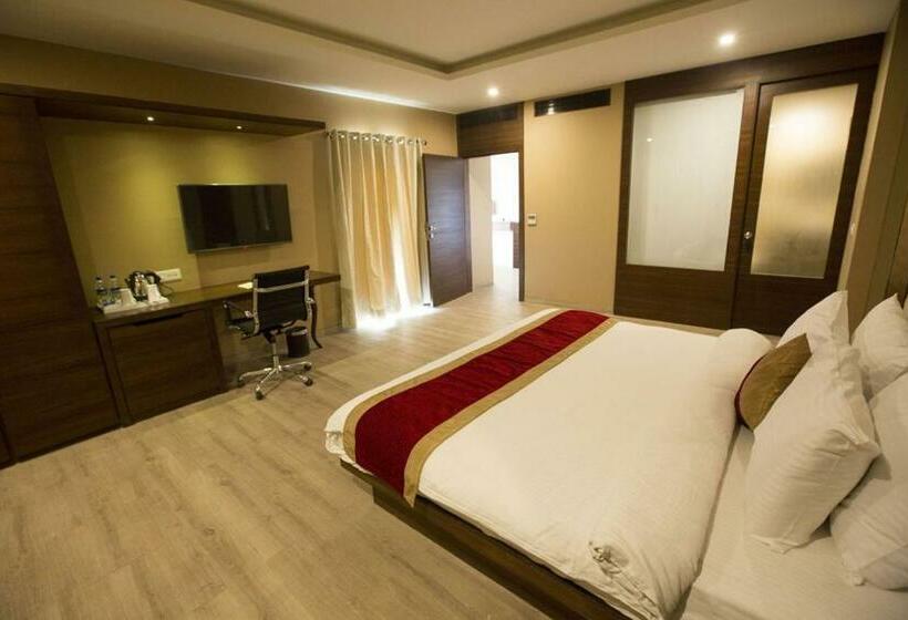 Номер Deluxe, Anjushree   Ujjain