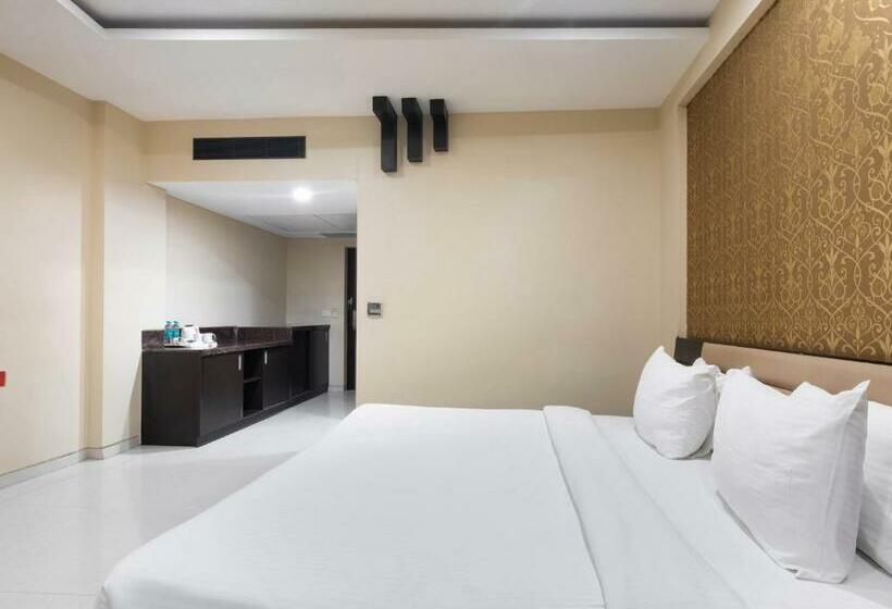 غرفة قياسية, Anjushree Ujjain