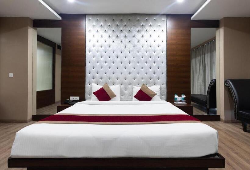 غرفة قياسية, Anjushree Ujjain