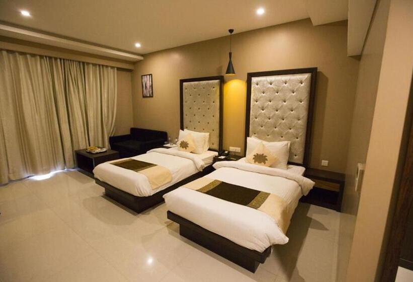 غرفة قياسية, Anjushree Ujjain