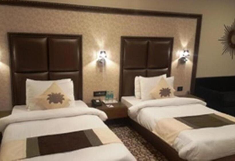 غرفة قياسية, Anjushree Ujjain